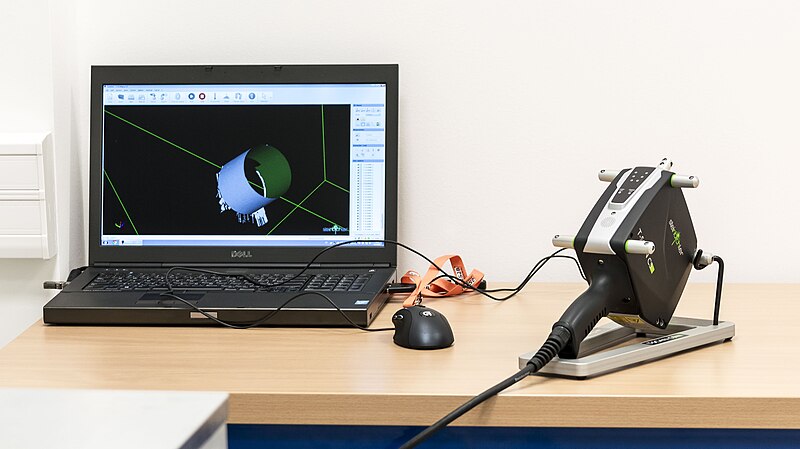 File:Dell Precision laptop and Steinbichler 3D scanner.jpg