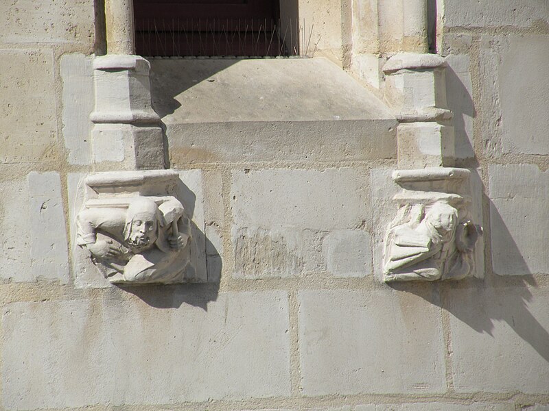 File:Donjon du Château de Vincennes ext detail 07.JPG