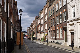Prime case georgiane su Elder Street, Spitalfields (1720). Spitalfields vanta alcune delle migliori case georgiane sopravvissute a Londra.