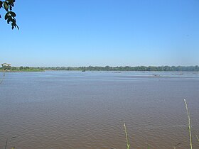 Encuentro de los ríos Mamoré y Beni desde Brasil.jpg