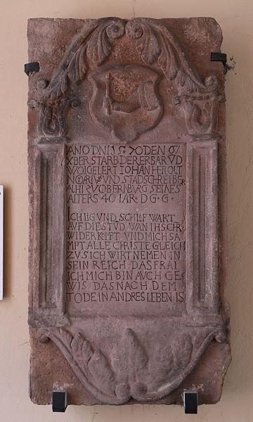 File:Epitaph St. Peter und Paul Obernburg a. Main-3.jpg