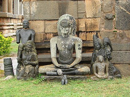 Skulptura xhainiste nga shekulli i IX-X në Basadin Panchakuta në Kambadahalli