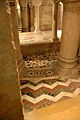 Mosaikboden neben Grab