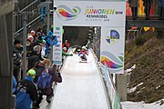 Deutsch: 2. und finaler Lauf der Juniorinnen bei den 33. FIL Juniorenweltmeisterschaften 2018 in Altenberg/Erzgebirge am 1. Februar 2018 (Namen der Abgebildeten in den Kategorien) English: 2nd and final run female juniors at the 2018 33th FIL Junior World Championships at Februar 1st alt Altenberg, Germany (names in categories)