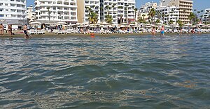 Plage de Finikoudes, Larnaca.jpg