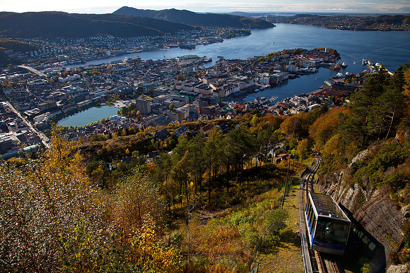 File:Fløybanen - Funicular.JPG