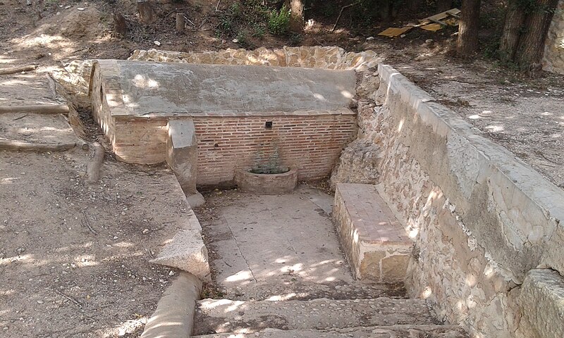 File:Font i Mina de Sant Lluís Bertran a la ruta del Reg mil·lenari del Barranc de l'Horteta de Torrent 006.jpg