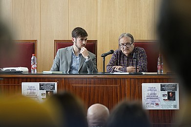 Francisco Delgado dictando una conferencia sobre educación en Granada. Mayo de 2022.
