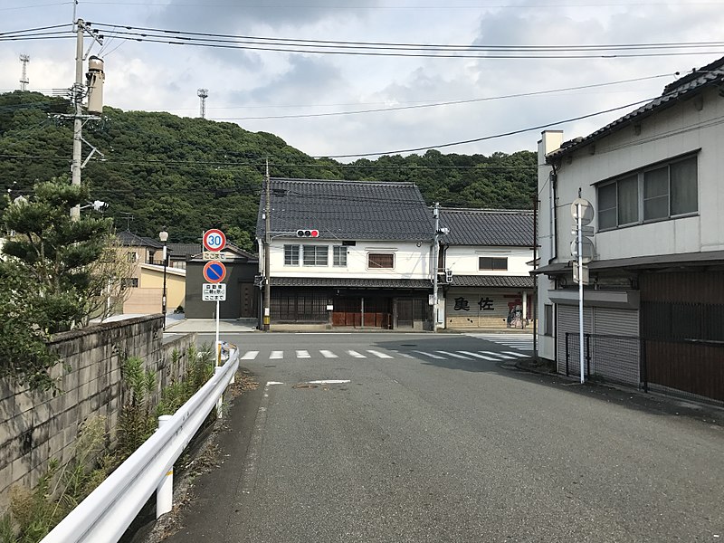 File:Fukuoka Prefectural Road No.445 on east side of Tentobashi Bridge.jpg