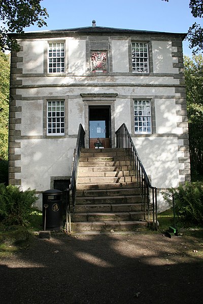 File:Garden Pavilion, Dunrobin Castle (geograph 5918880).jpg