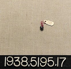 Garnet Irregular Bead, Yale University Art Gallery, inv. 1938.5195.17