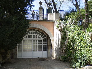 Entry to the Cave of Juan de Villanueva.