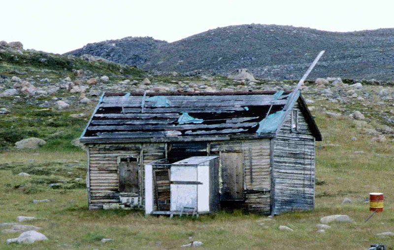 File:HBC Ford Lake Tractor Depot.jpg