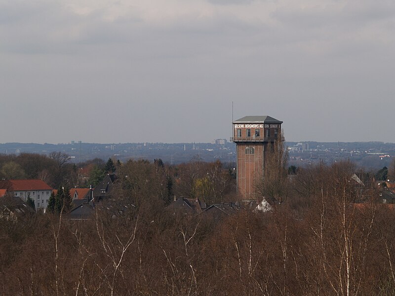 File:Halde Schwerin Hammerkopfturm Erin 3.jpg