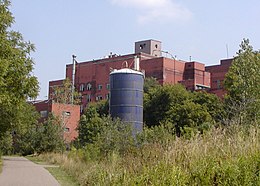 Brewery overlooks Swede Hollow in Saint Paul Hamms2.JPG