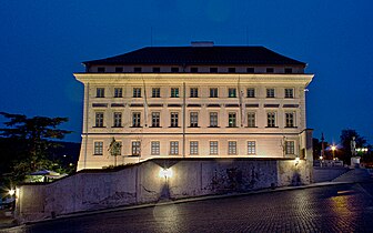 Večerní pohled na palác od východu (po rekonstrukci)