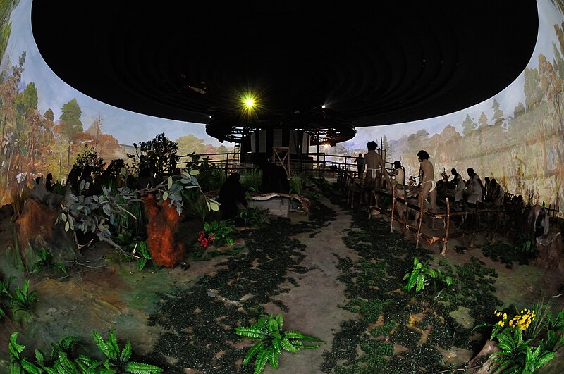 File:Human Evolution Panorama Under Construction - Science Exploration Hall - Science City - Kolkata 2015-12-04 6815.jpg