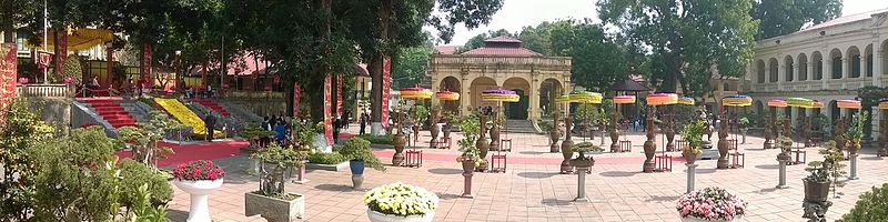 File:Inside Thăng Long Citadel Panorama.jpg