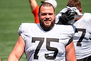 <span class="mw-page-title-main">Joel Bitonio</span> American football player (born 1991)