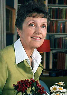 <span class="mw-page-title-main">Joyce Grenfell</span> English comedian, singer and scriptwriter, 1910—1979