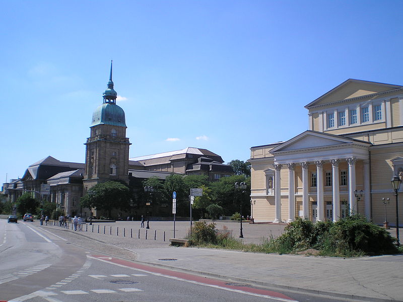 File:Karolinen-Platz-Darmstadt.jpg