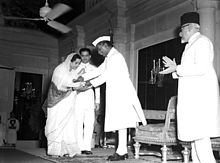Kesarbai Kerkar awarded by President Rajendra Prasad.jpg