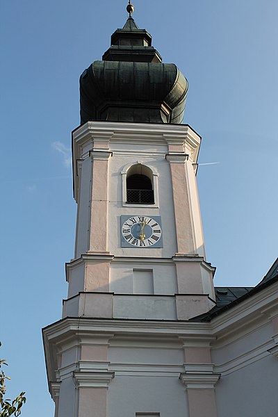 File:Kirche von Kirchweidach - panoramio.jpg