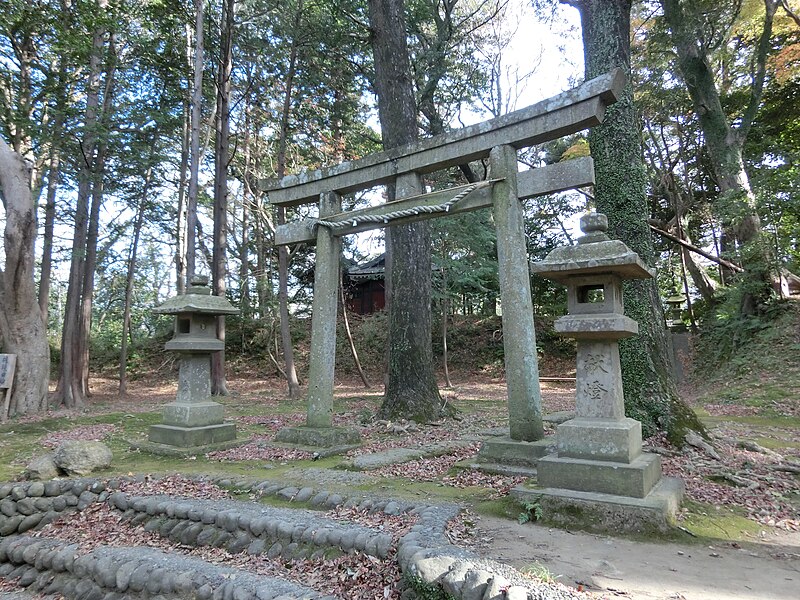 File:Kumano Jinja (Nirayama, Izunokuni).JPG