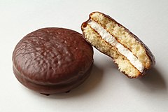 Chocopie. Чоко Пай. Пирожное Чоко Пай Лотте. Choco pie бисквит. Печенье типа чокопай.