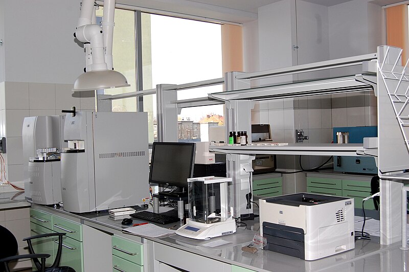 File:Lab equipment 9.JPG