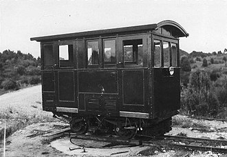 Riley railcar on turntable at Howard's Plains, 1937 Lake Margaret Riley.jpg