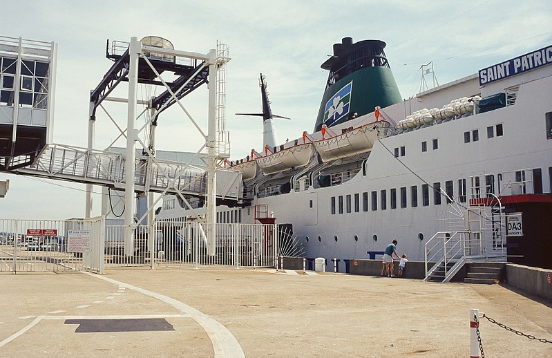 File:Le Havre Saint Patrick II at the terminal 1996 08 08.jpg