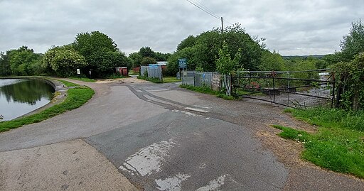 Leeds And Liverpool Canal (35267917296)