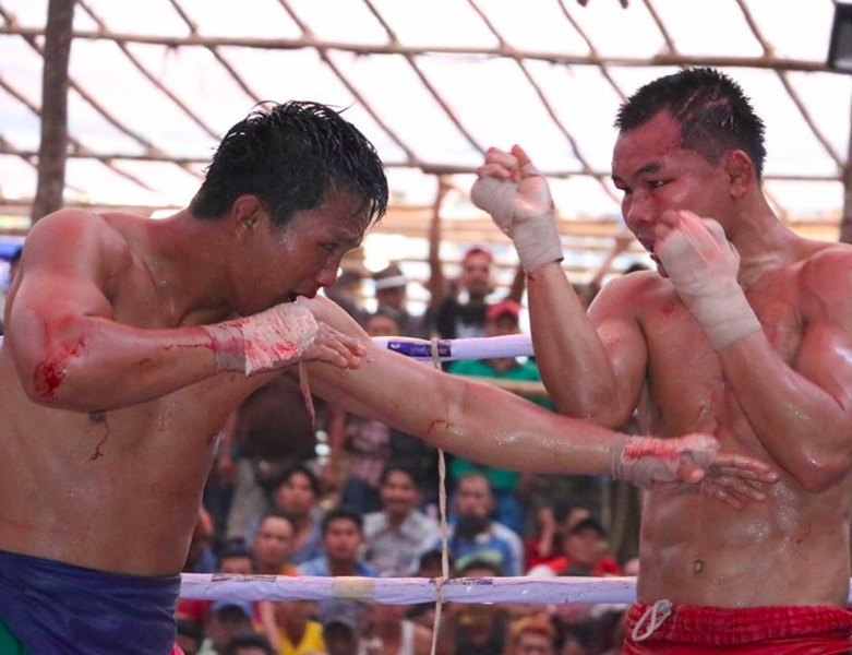 File:Lethwei fight in Myanmar.png