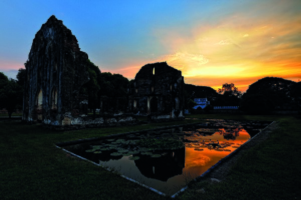 Image: Lopburi Narai Ratchaniwet 1