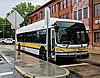 MBTA New Flyer XDE40 3130 em Watertown Square, maio de 2021.jpg