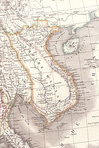 1829年法國製嘅地圖畀越南（大南），邊界落喺北崙河，並睇得到由西到東珍珠灣、防城港灣、欽州茅尾海。