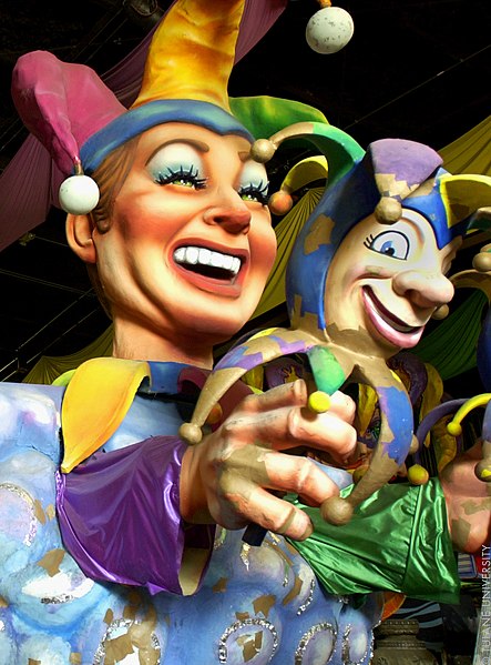 File:Mardi Gras Statues (3639467904).jpg