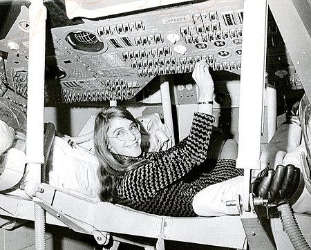 Tập_tin:Margaret_Hamilton_in_action.jpg