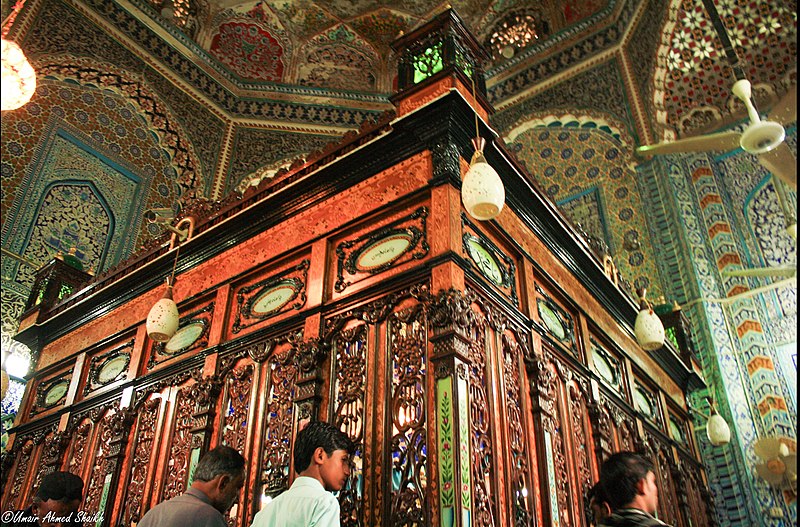 File:Mausoleum of Shah Abdul Latif Bhittai 05.jpg