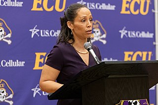 <span class="mw-page-title-main">Kim McNeill</span> American basketball coach