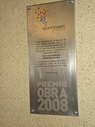 Targa commemorativa del Premio Obra 2008 al Palazzo della Facoltà.