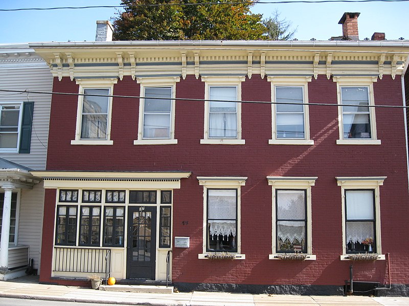 File:Middleburg, Pennsylvania (4036368763).jpg