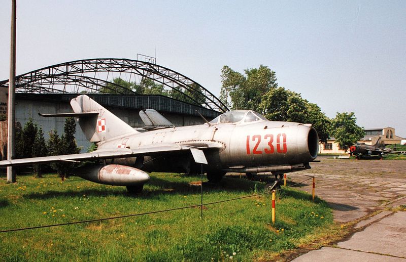 File:Mikoyan-Gurevich Mig-15.jpg