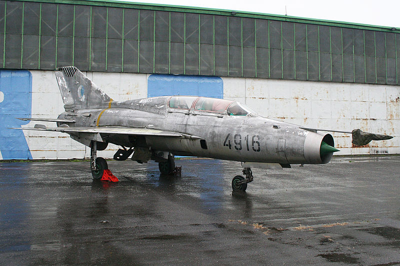 800px-Mikoyan_MiG-21U-600_Mongol-B_4916_
