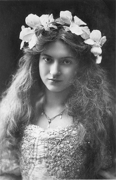 File:Miss Maude Fealy, Rotary Photographic series 1861 A.jpg