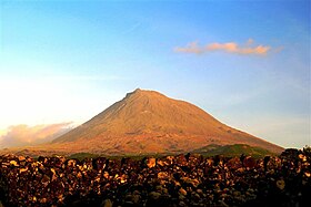 Montanha do Pico ao Pôr-do-sol, ilha do Pico, Açores.JPG