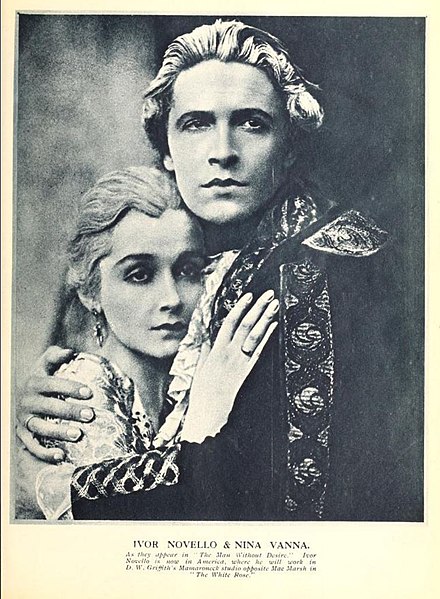 Nina Vanna and Novello in The Man Without Desire (1923)