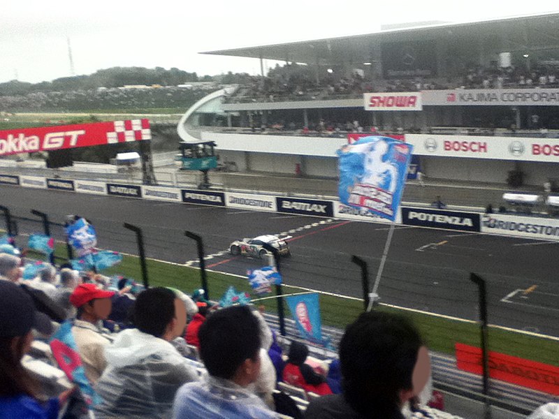 File:No.4 HATSUNEMIKU GOODSMILE BMW at 2011 Pokka GT Summer Special (34).jpg