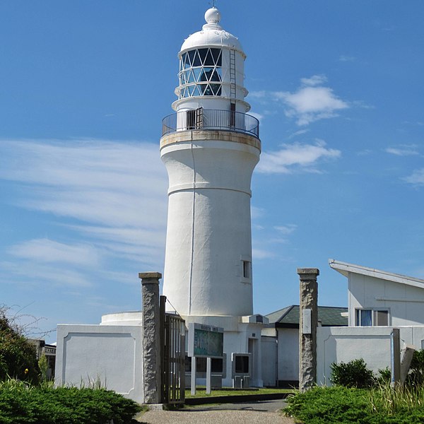 File:Omaezaki Lighthouse 1 (cropped).jpg